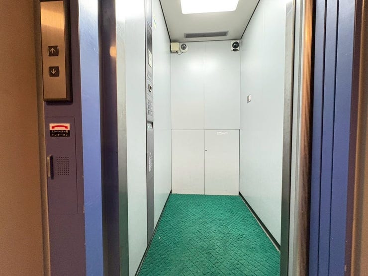 エレベーター付きなので、重い荷物があっても安心♪
買い物しすぎても心配無し!