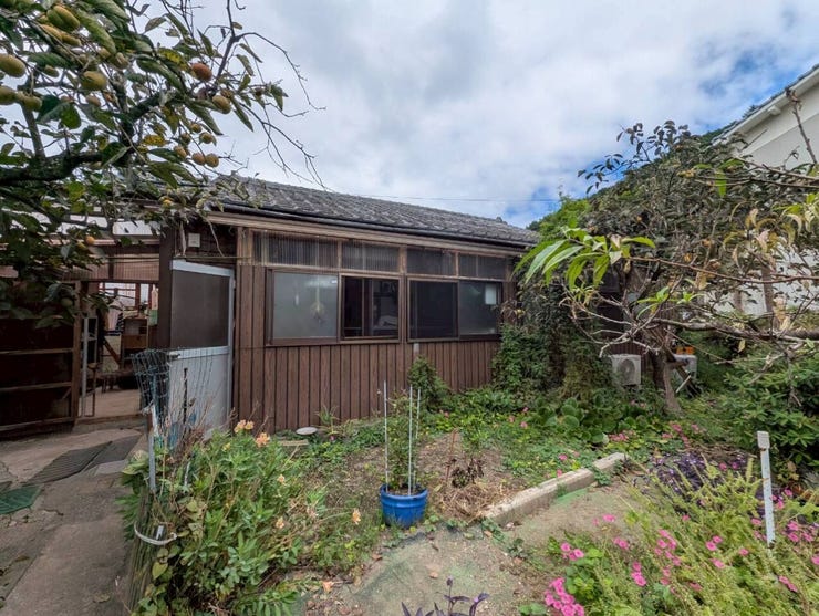 たくさん木が植えられている庭♪