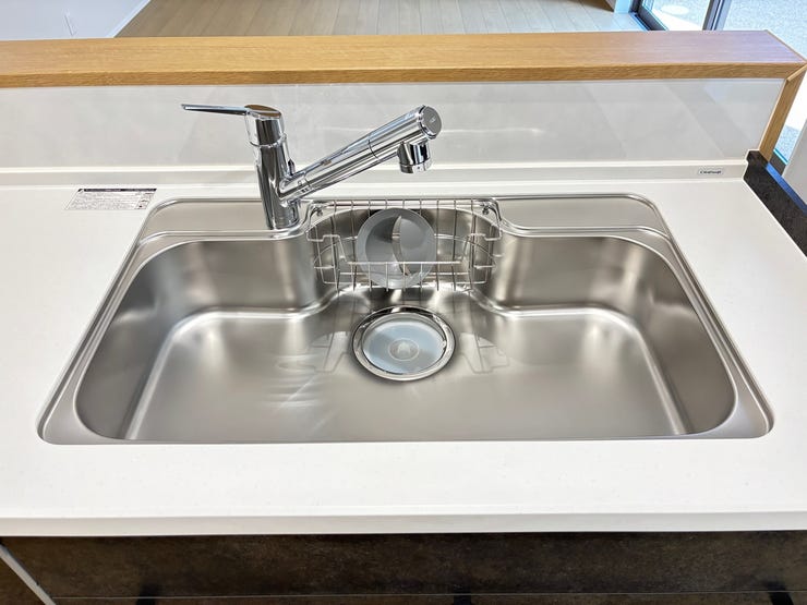 シンクは広々としていてお鍋など調理器具を置いても余裕があります♪