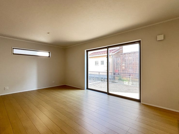 自然光が入る明るいLDKは、自然と家族が集まり、会話や笑顔が増えそうです!