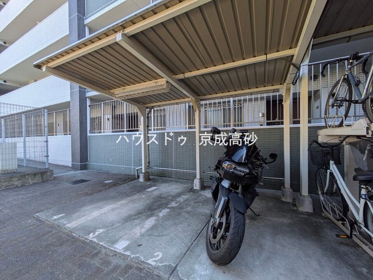 バイク置場です。空き状況は、お気軽にお問合せください。
