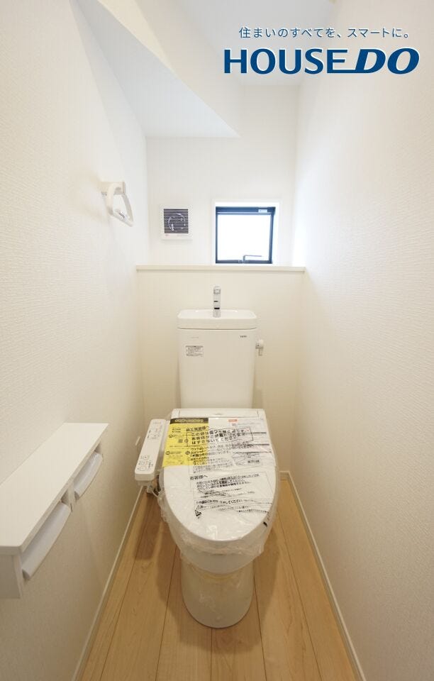 清潔感のあるウォシュレット付きのトイレ。毎日使う物なのでこだわりたいポイントですね♪