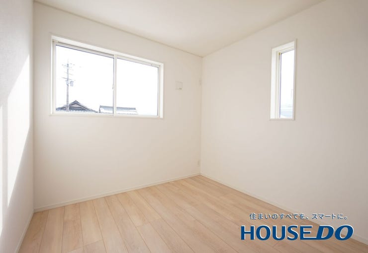 住まう方自身でカスタマイズして頂ける「シンプル」にデザインされた室内。どんなレイアウトにしようか是非想像しながらご見学ください♪