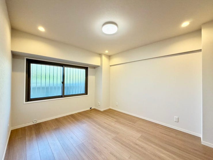 〈6.9帖〉
木のぬくもりがやさしいフローリングが安心感をかもしだします