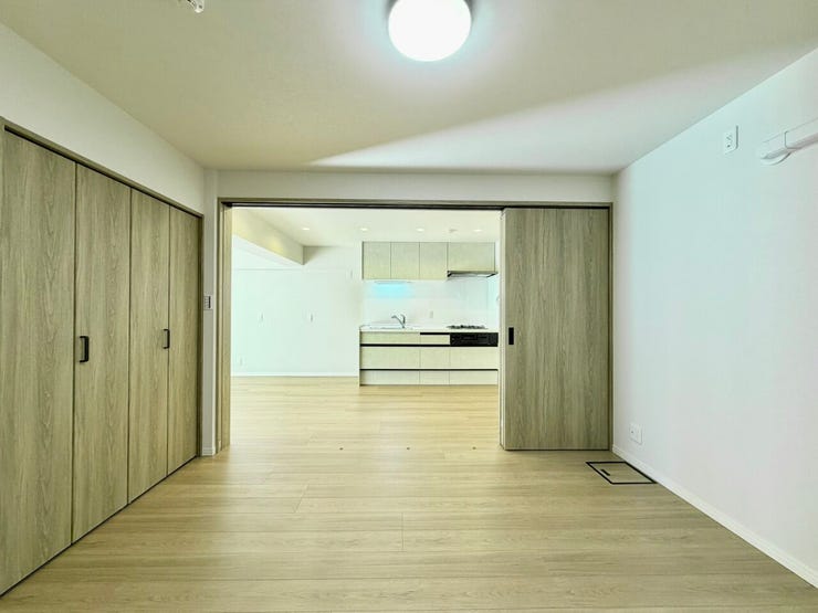 〈6.2帖〉扉を閉めれば独立したダイニングとして利用頂けます。