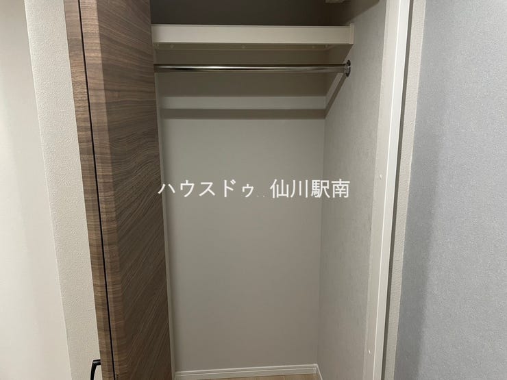 収納(3F 2.4帖納戸)