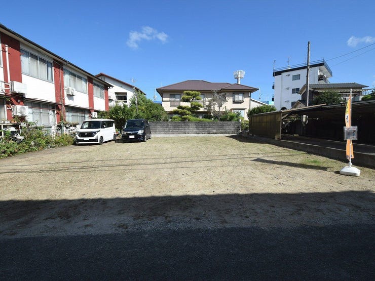 外観を南側より撮影