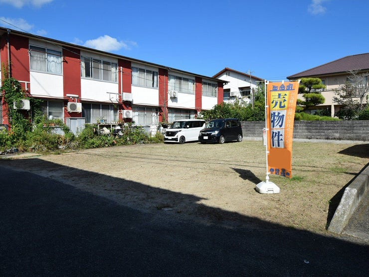 外観を南東側より撮影