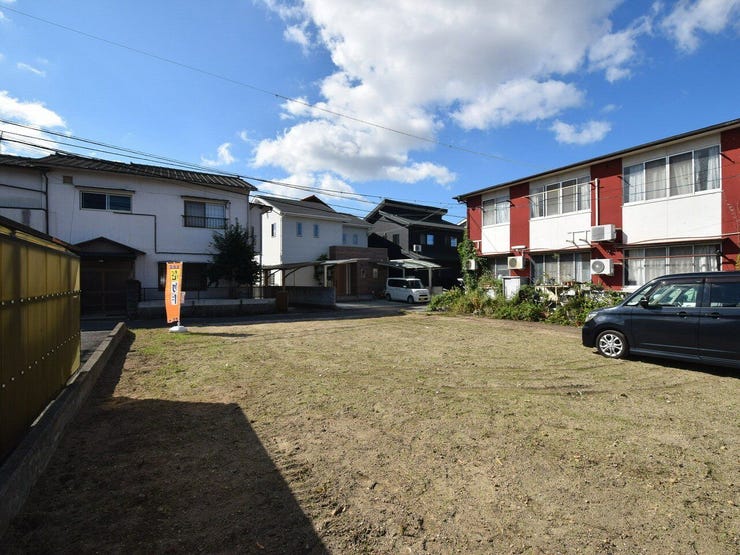 敷地内を北東側より撮影