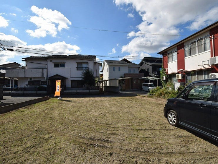 敷地内を北側より撮影