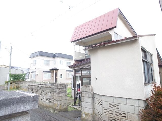 南東側から撮影しました。
新城胃腸科内科までお車3分(約900m)
青森新都市病院までお車4分(約1500m)