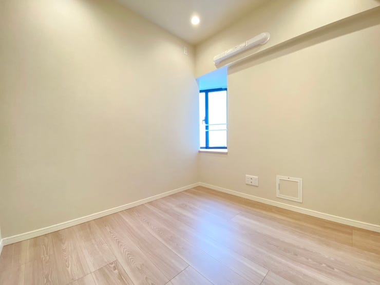 3.7帖の洋室。中央のお部屋でも自然光が入るのは嬉しいですね。