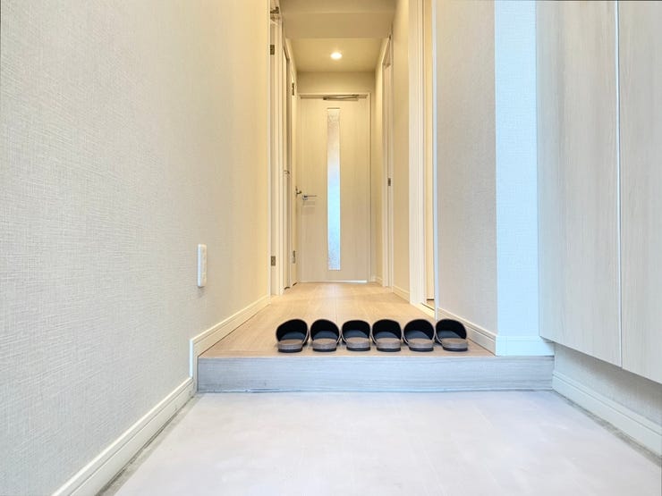 人感センサー付きでご帰宅時にもほっとできる玄関です。