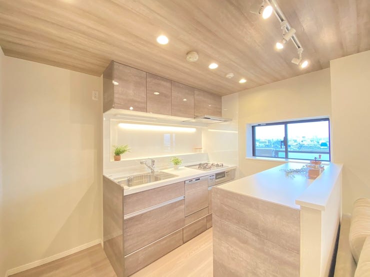 においがこもりがちなキッチンも窓があるので換気◎