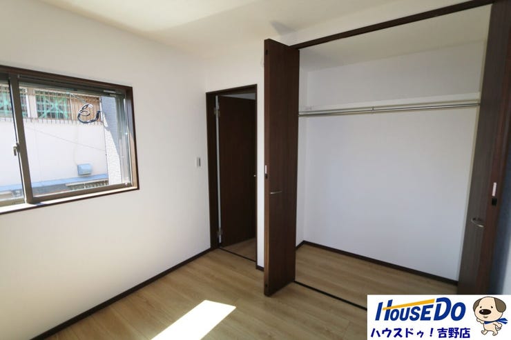 2階洋室4.5帖。全居室収納付きで子供達の大事な思い出もしっかりと保管しておくことが出来ます。