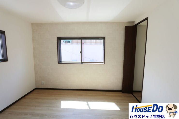 2階洋室6帖。全居室収納付きで子供達の大事な思い出もしっかりと保管しておくことが出来ます。