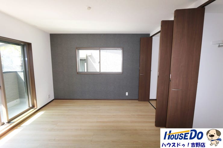 2階洋室8帖。全居室収納付きで子供達の大事な思い出もしっかりと保管しておくことが出来ます。