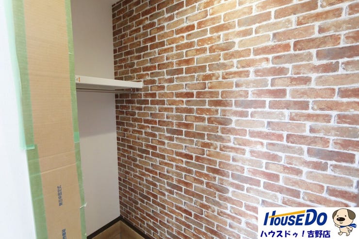 家族全員の靴だけではなく、玄関に出しっぱなしにしたくない靴やお子様の外遊びのオモチャもラクラク収納できるシューズインクローゼット。