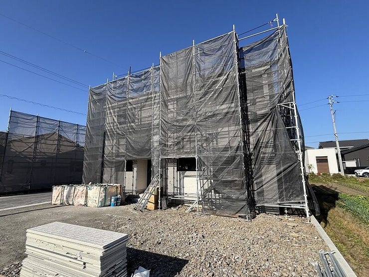 完成前の物件に限り、カラー選択やオプション工事 などのサービス特典が受けられる場合がございます。詳しくお知りになりたい方はお気軽にお問合せください。