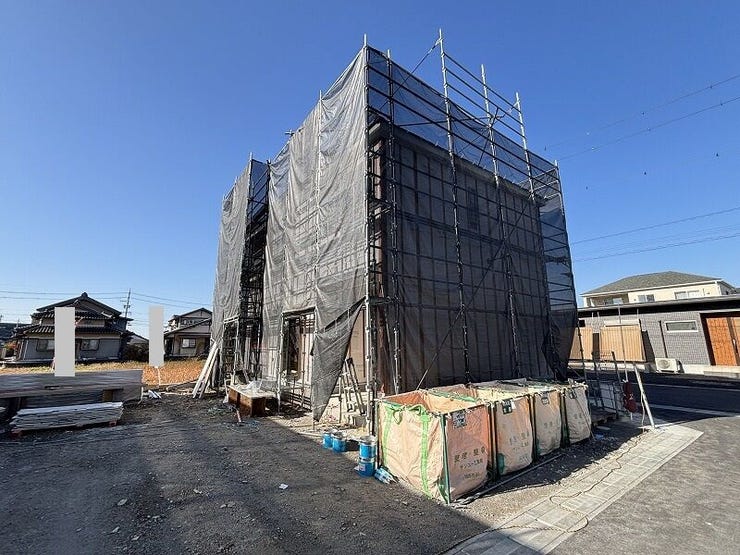 完成前の物件に限り、カラー選択やオプション工事 などのサービス特典が受けられる場合がございます。詳しくお知りになりたい方はお気軽にお問合せください。