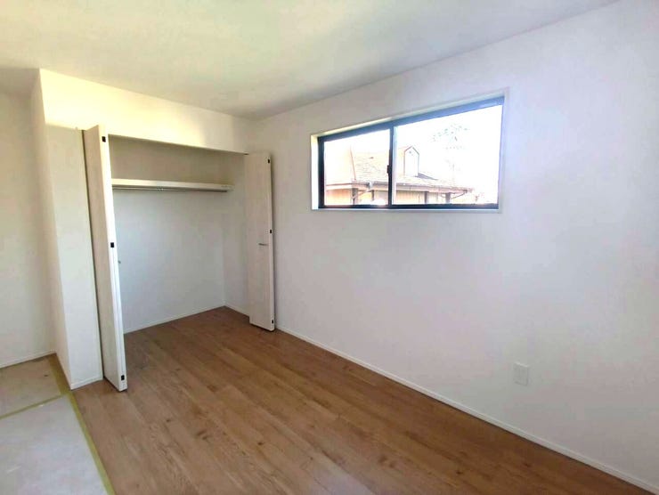 各部屋に1つずつ収納スペースがあります