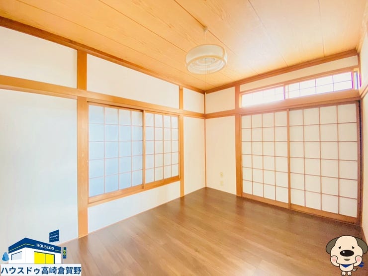 和の趣を感じる障子付き洋室。家事の合間にひと息つける、心安らぐ空間。