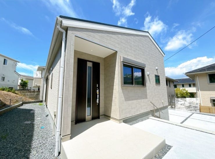 自然に包まれ心が豊かになる明るい街です。新しい住まいで新生活を始めていただくのに最適な環境です。