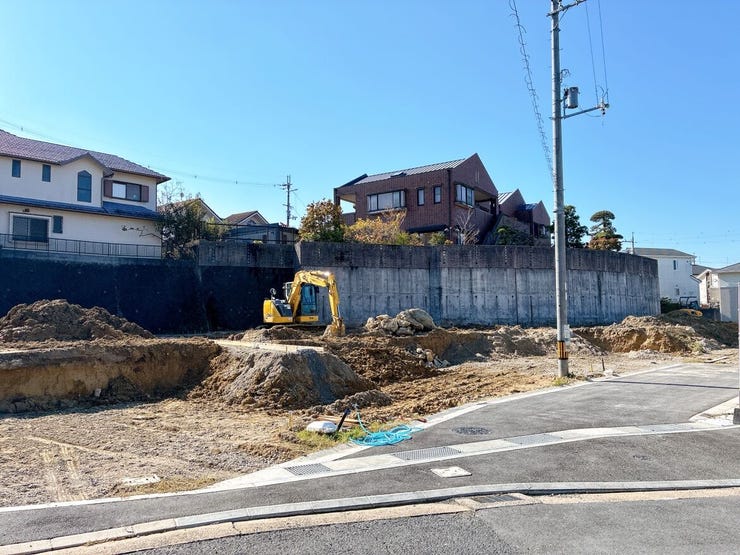 静かで落ち着いた閑静な住宅地です。
子育て世代の生活環境としても最適です◎