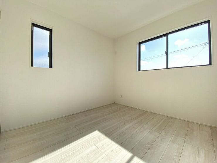 家族一人ひとりの大切なプライベート空間。趣味に合わせて使って頂けるようシンプル仕様に仕上げてあります♪