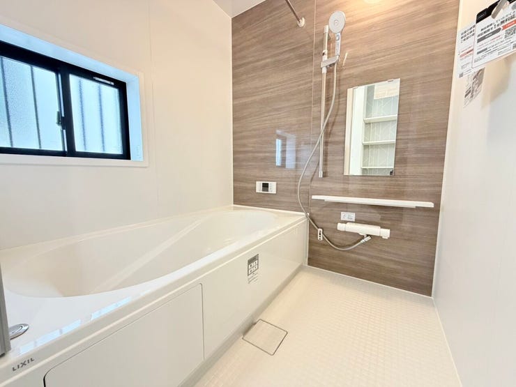 ◎浴室:D号棟(3/16撮影)
日々の疲れをリセットしてくれそうな1坪タイプの広々浴室!明日からもがんばれそうです!