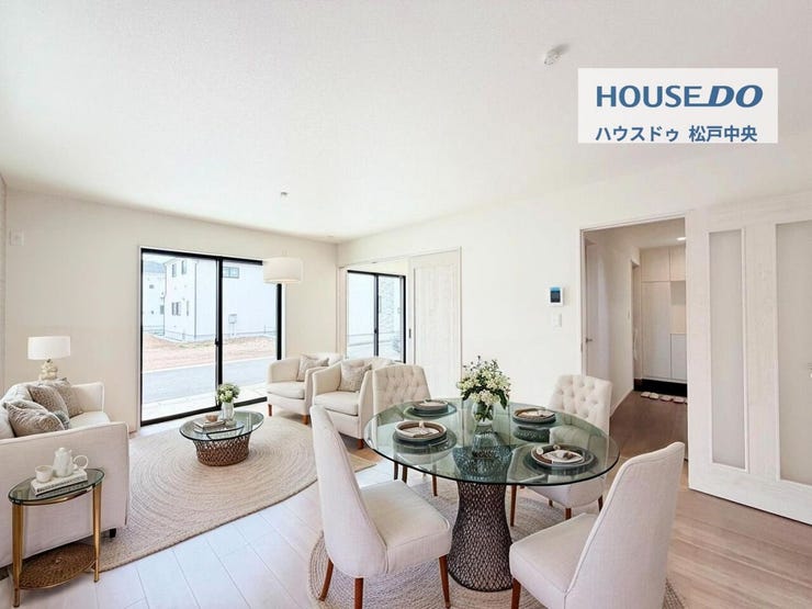 ◎リビング:D号棟(3/16撮影)
南側にある大きな掃き出し窓から入る日差しはとても暖かく、お部屋を明るく照らしてくれます!
※家具はCGになります。