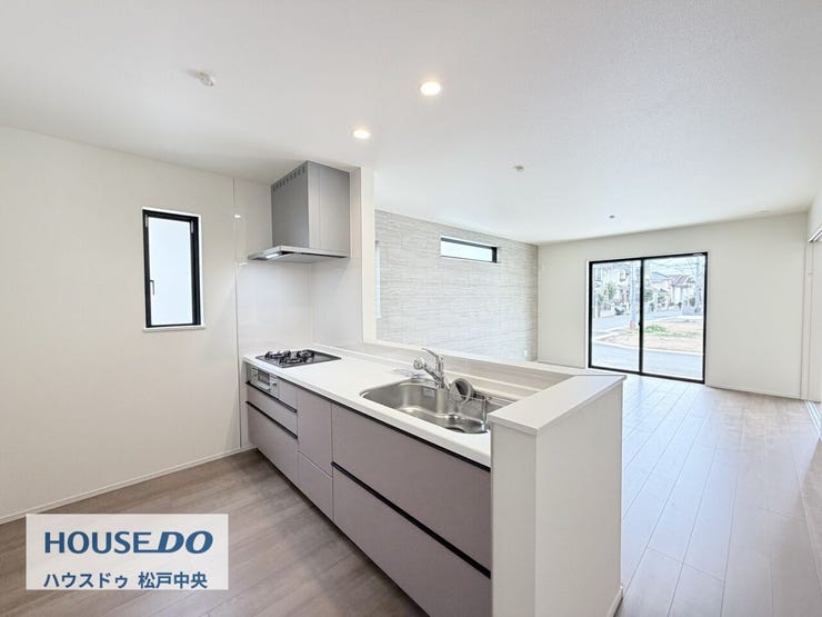 ◎キッチン:D号棟(3/16撮影)
対面キッチンなので、お子様の目を離すことなくお料理の準備や片づけができ安心です!