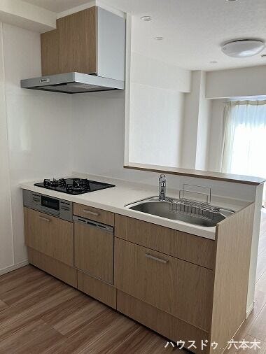 収納力のあるシステムキッチン