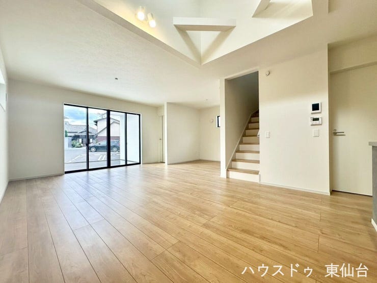 広いリビングは忙しい日々にもゆとりが生まれそうです♪