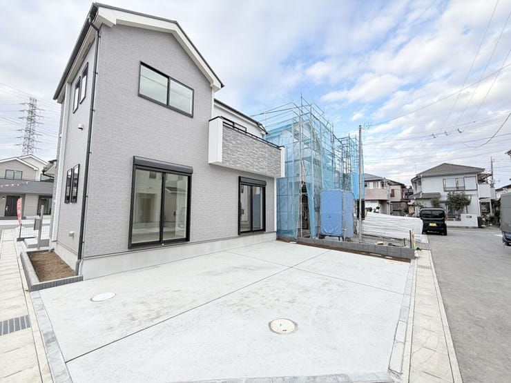 ◎カースペース:Q号棟(2/17撮影)
カースペース並列2台分!ご家族でお車をご利用されるご家庭にうれしいです。