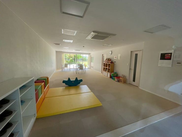 お子様を遊ばせながら大人が会話を楽しめるスペースもあります。