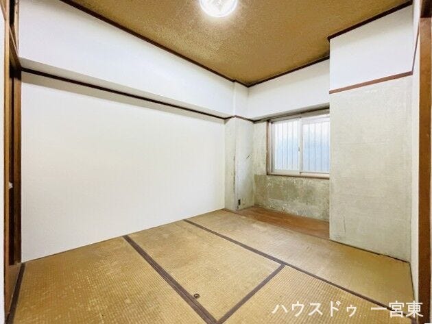 【4.5帖】室内には板の間があり、和の趣を感じられる落ち着いた造りになっています。