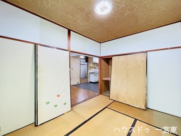 【6帖東】畳のある暮らしが楽しめる和室。リビングとつながる落ち着いた空間です。