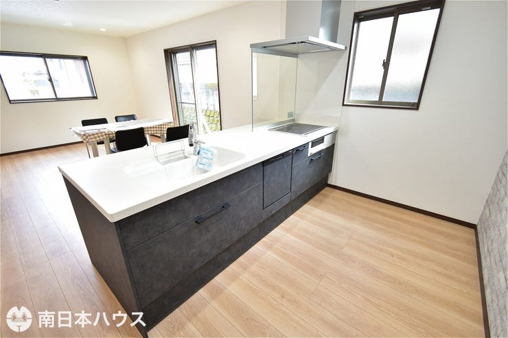 【キッチン】IHクッキングヒーター、食器洗浄乾燥機、タッチレス水栓を備えたシステムキッチンです!