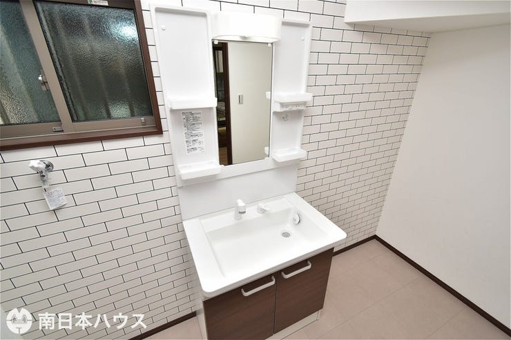 【洗面台】トレイは外して洗えるので汚れても清潔に保てます♪