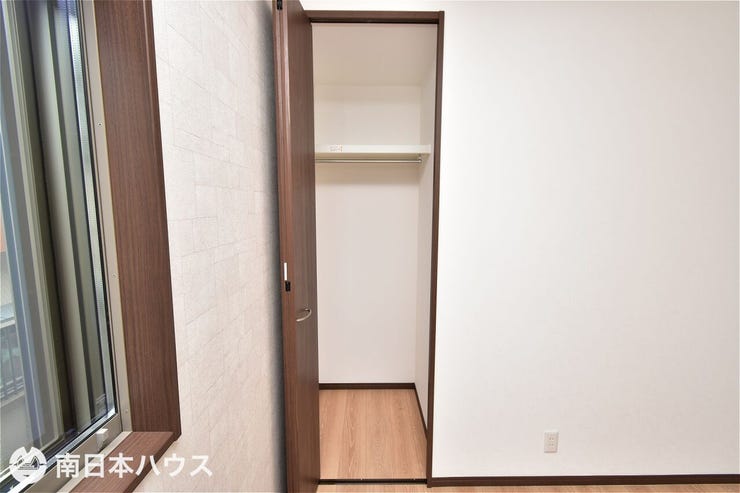 【洋室6帖の収納】