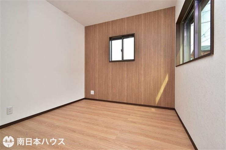 【洋室】4.5帖の洋室です!
全居室に南向きの窓があり日当たり良好なお家です♪