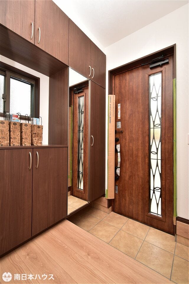 【玄関】大容量のシューズボックス付きです!シューズクロークもあるので玄関周辺がスッキリ片付きます♪