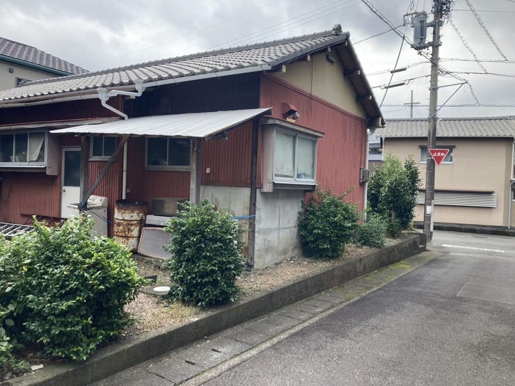 北西側角地!建築条件なし!
解体更地にてお引渡です!