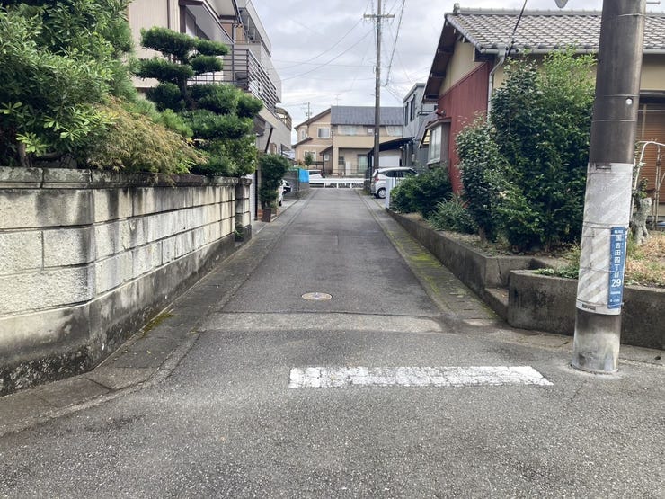 北西側前面道路は幅員約4.2m!