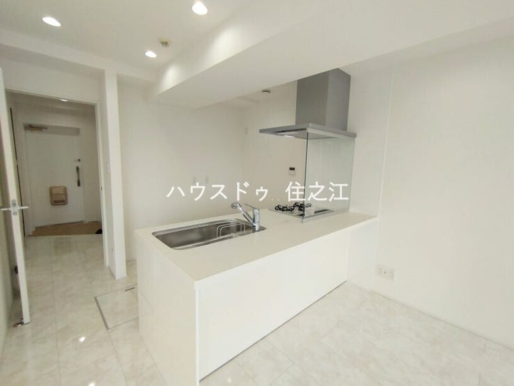 リビングで遊ぶお子様を見守りながらお料理ができる対面キッチン