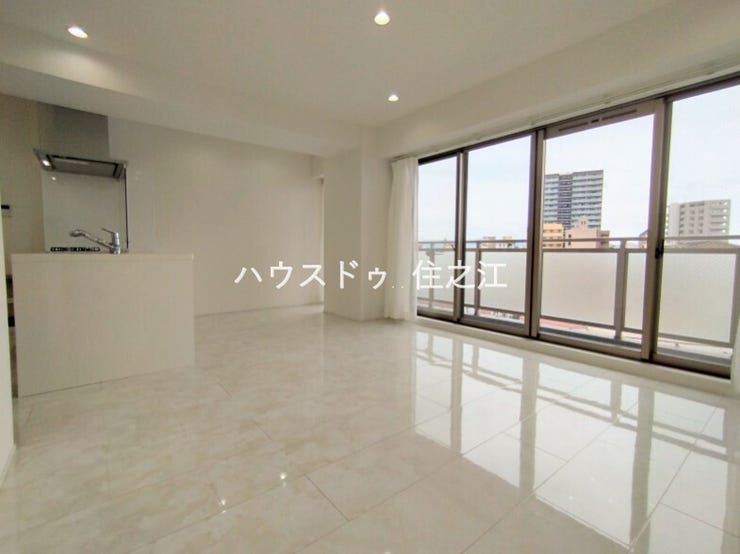 リビング・ダイニングが全面バルコニーに面しているので解放感があります♪