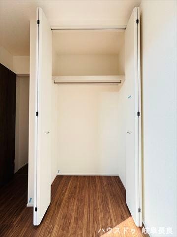 ≪5.6帖洋室≫
部屋ごとに設けた収納は住みやすさへのこだわり。