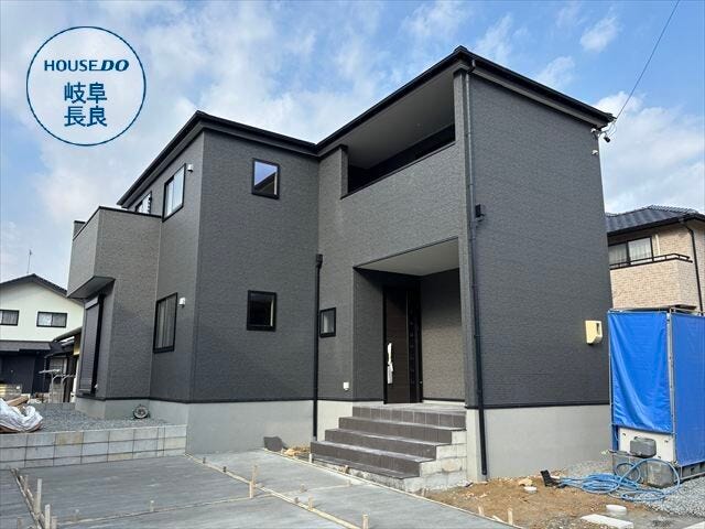 【外観】
長良川鉄道「せきてらす前」駅、車で17分
みどりっこバス「大洞こども園」停、徒歩3分
学区:芥見東小学校、藍川東中学校