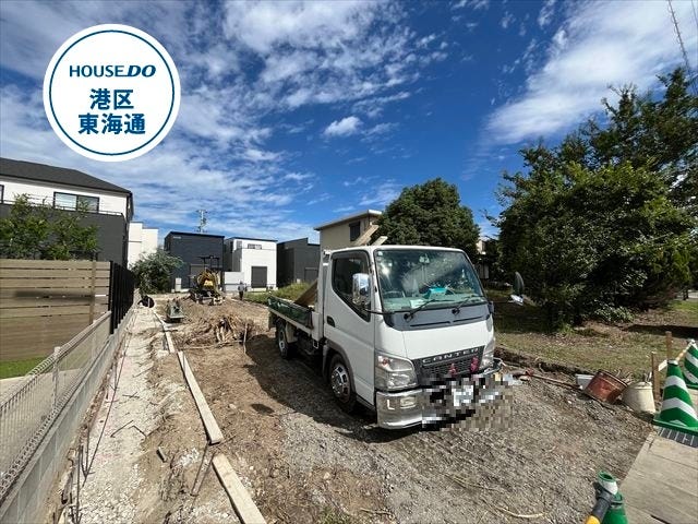 これから建築されていきます。完成が待ち遠しいですね♪間取りは3LDK。駐車スペースには車種により4台可能で来客時も安心ですね。2台並列駐車可能です。